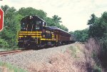 Excursion train eases south